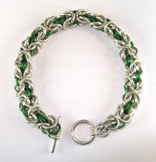 Friday, May 15th | 6:00PM-9:00PM | Linked In Style: Chainmaille Bracelet