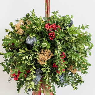 Sunday, December 6th | 3:00PM-4:30PM | Mistletoe Magic: Create Your Own Holiday Kissing Ball