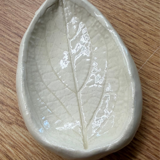 Pressed Floral Ceramics workshop — project example 2